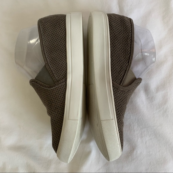 Steve Madden Zarayy Slip-On Sneakers Perforated, size 6, dark gray w/ olive tone - Picture 6 of 16